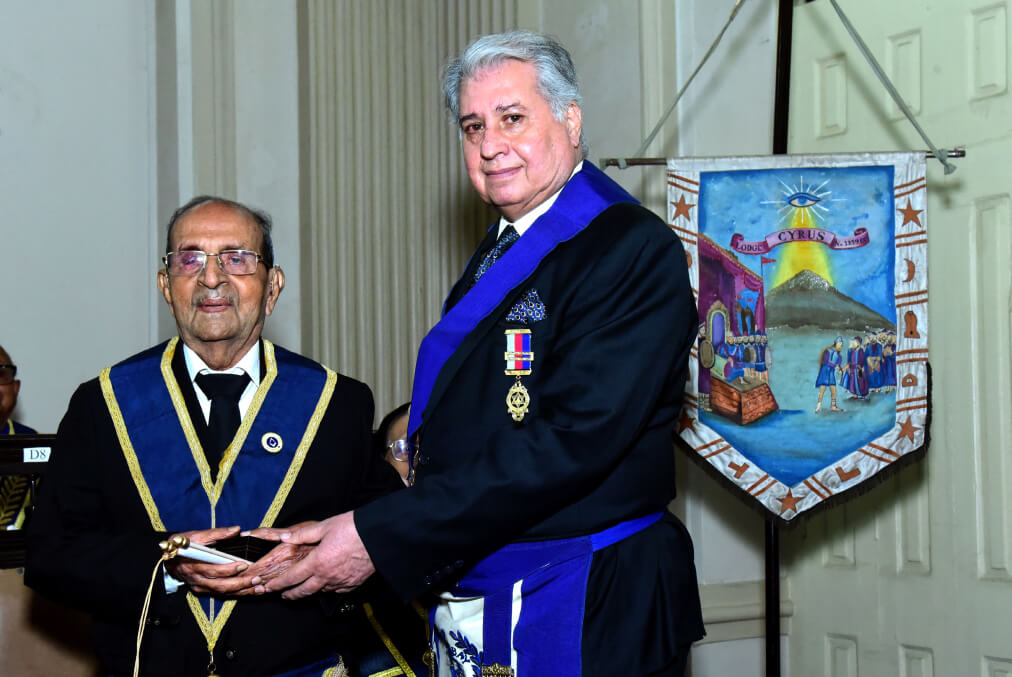 150-Years-Lodge-Cyrus-1